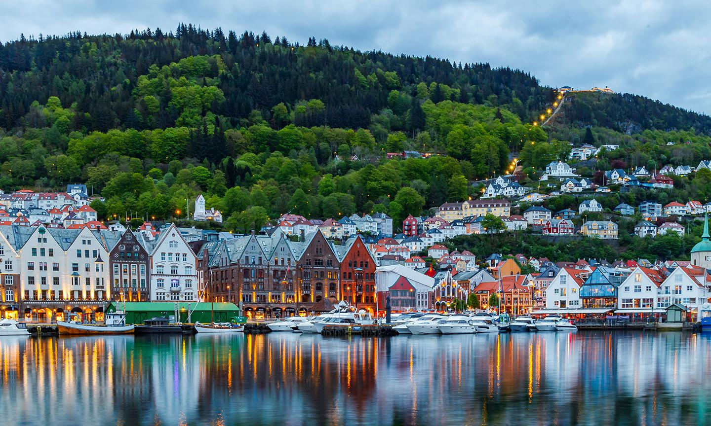 DESCUBRA LOS FIORDOS Y HELSINKI