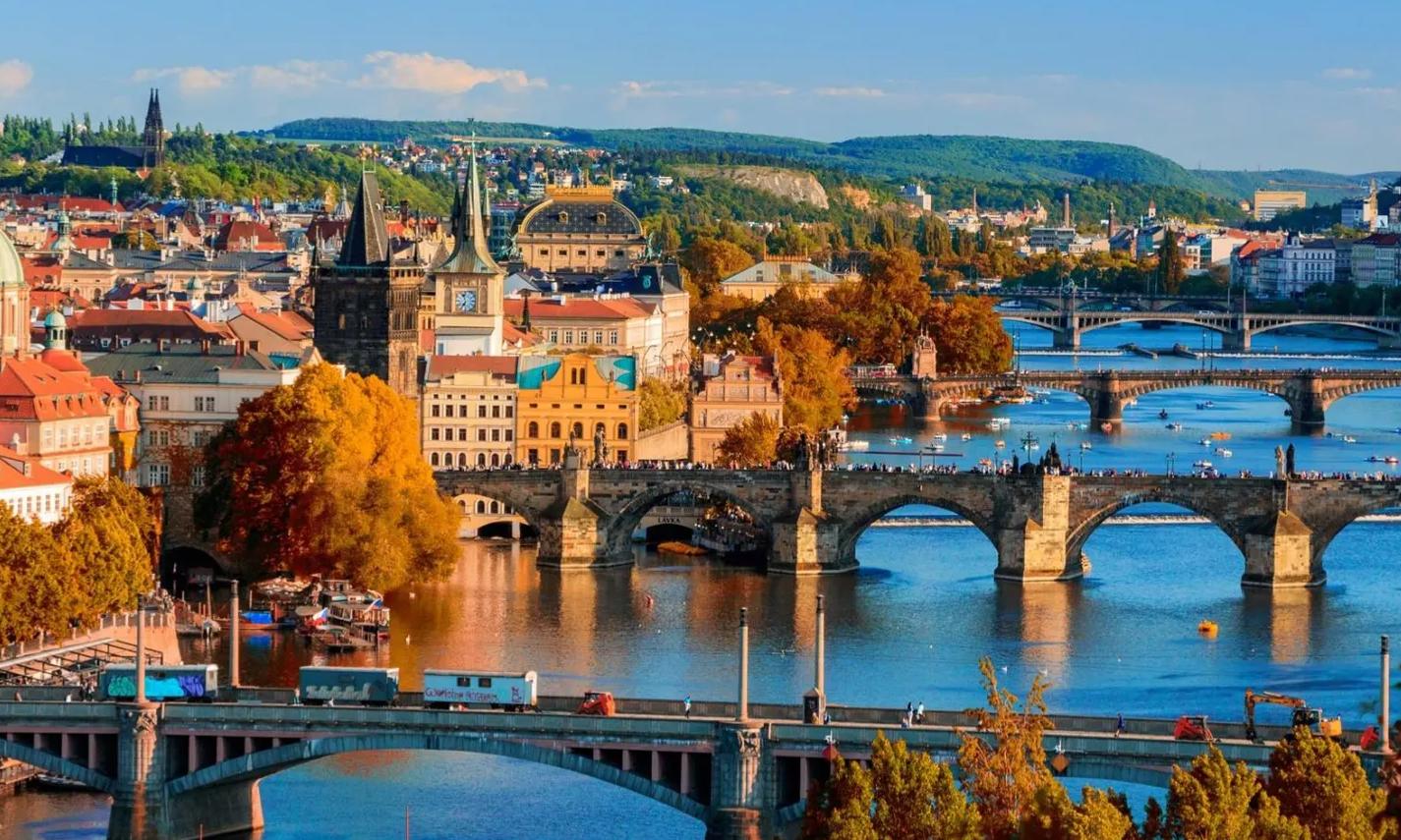 DE PRAGA A BERLIN